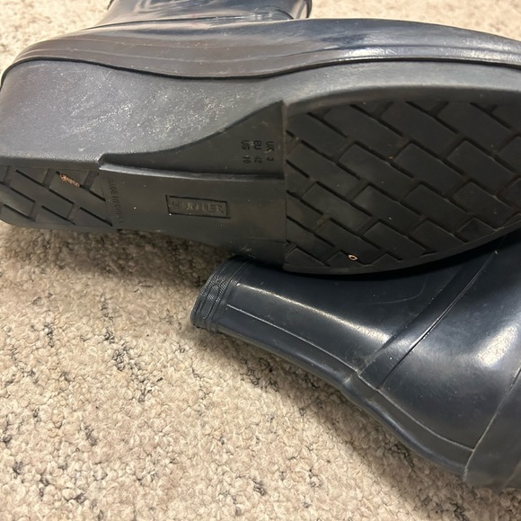 Hunter size 9 GUC navy Wedge Boots with-some wear- still overall very good! - Picture 8 of 14